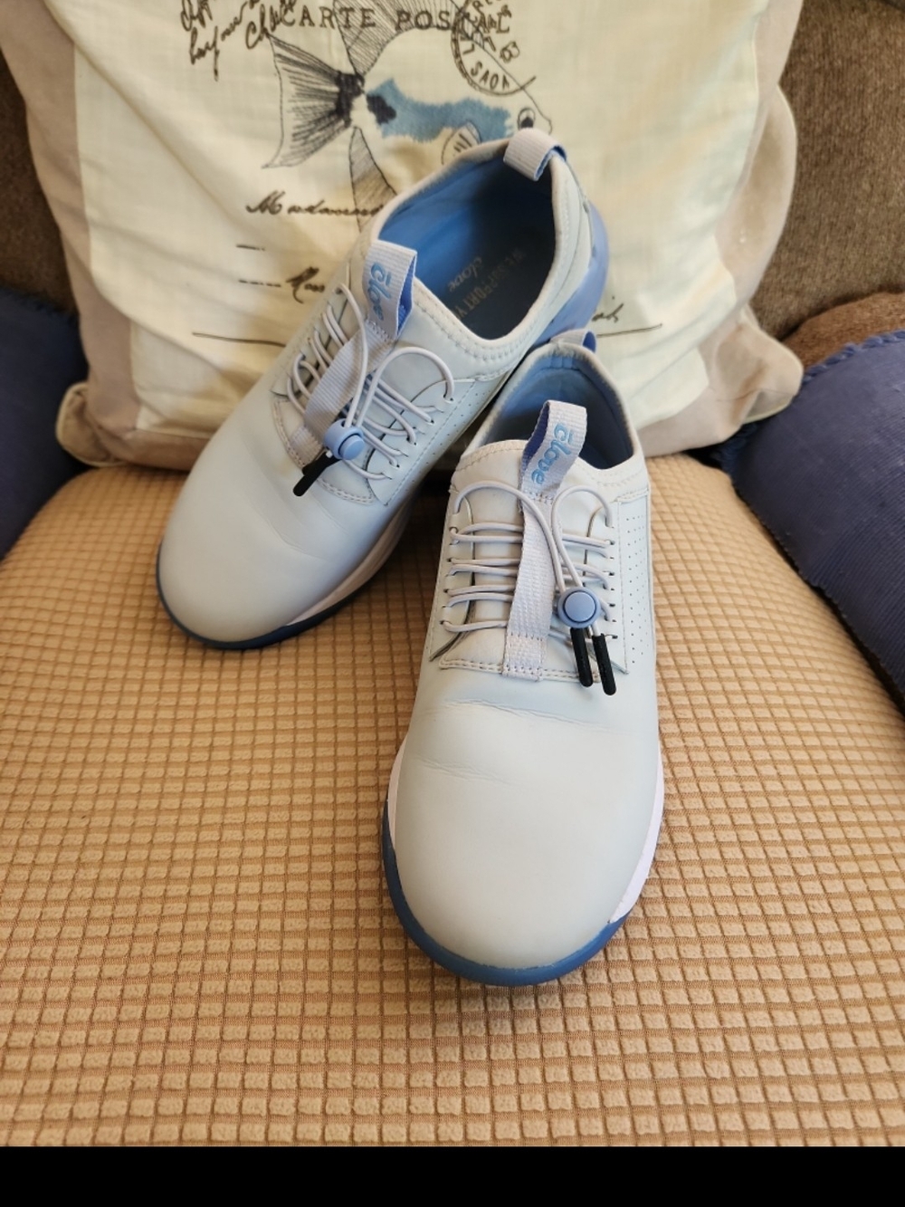 Clove WOMENS SIZE 9 Lace-Free Sneakers in Light Blue